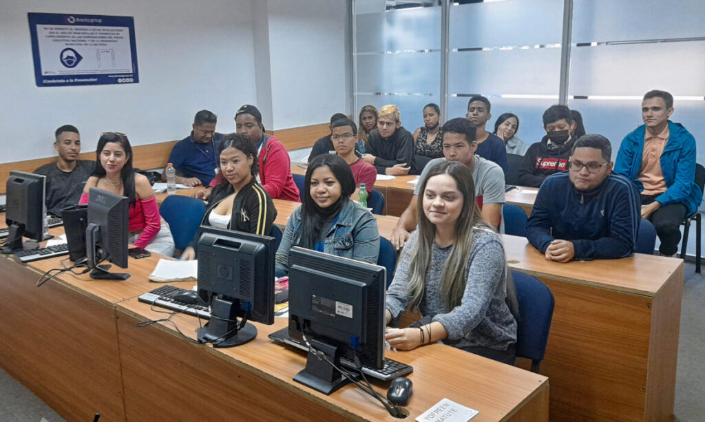 Capacitación y Reconocimientos  Campaña "Claro Chile"- Mundo Móvil